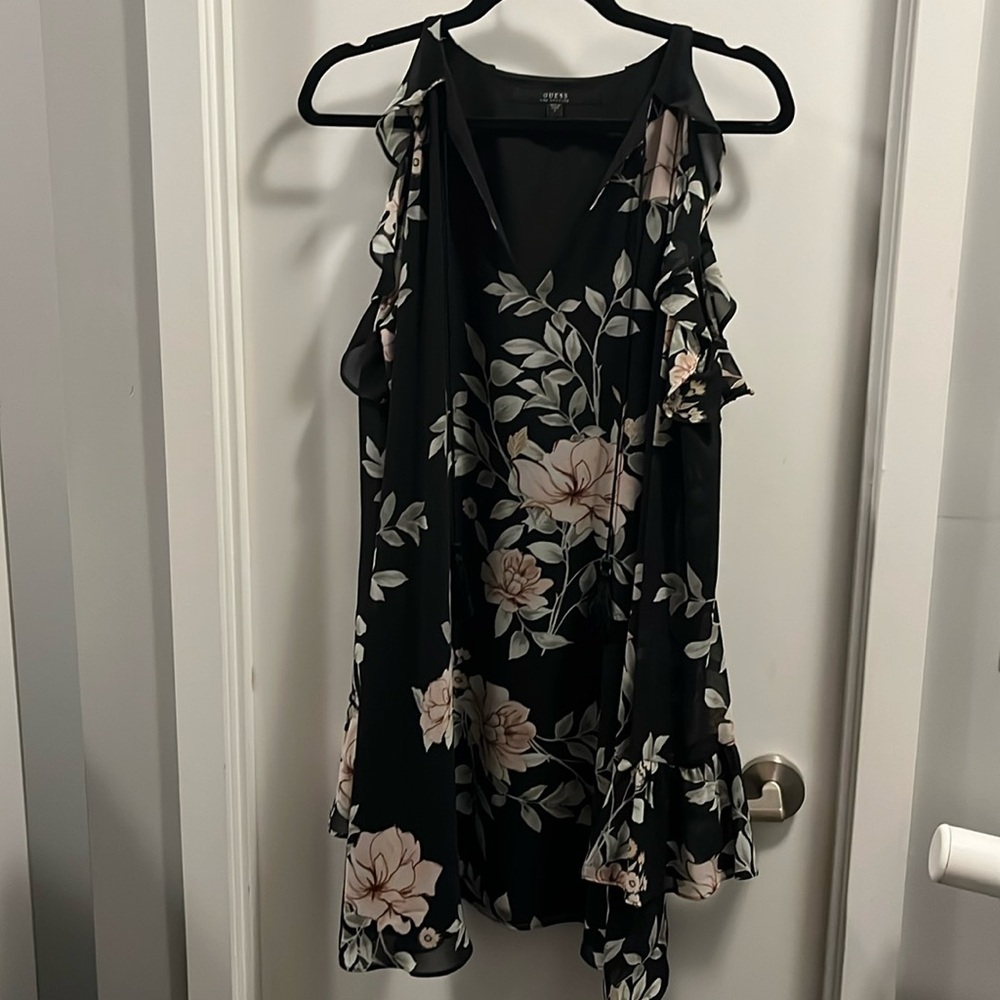 Floral Guess dress with open shoulder